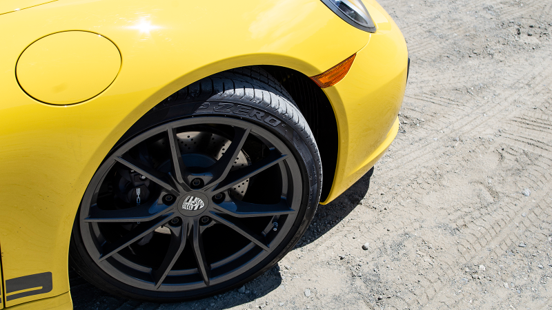 Illustration for article titled The 2018 Porsche 911 Carrera T Is So Pure It Hurts